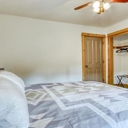 Oak Street Retreat Villa Sisters Bagian luar foto