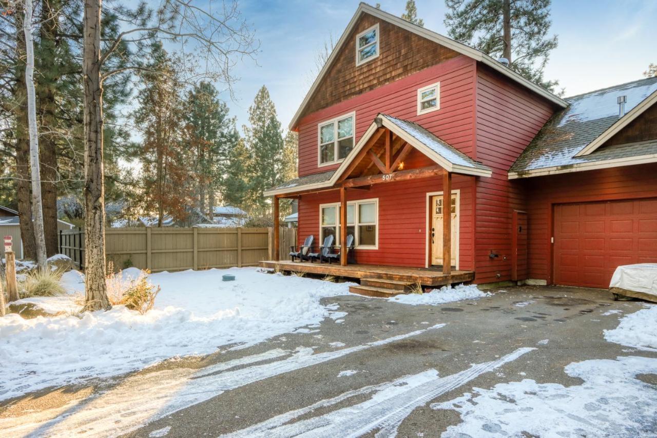 Oak Street Retreat Villa Sisters Bagian luar foto